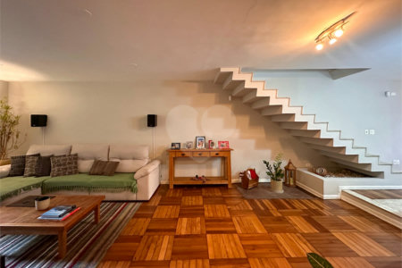 Casa à venda no Brooklin com 3 Quartos, 2 Vagas 220m² - Próximo ao Shopping Morumbi