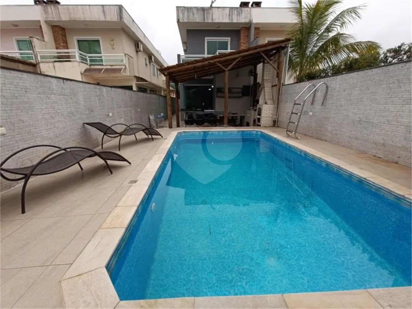 Casa à venda ou para alugar com 4 quartos, sendo 2 suítes,  em Morada da Praia, Bertioga, SP
