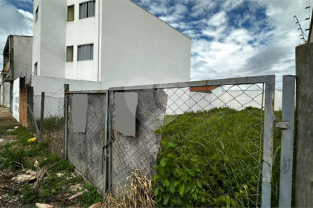 Terreno à venda em Jardim São João Batista, São Carlos - SP