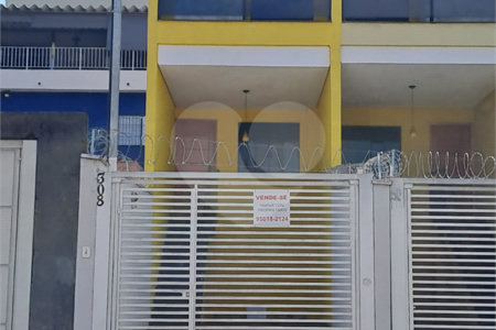 Sobrado novo de 3 quartos, 1 suíte, com 100 m², 2 vagas de garagem à venda no Jardim Eliane SP