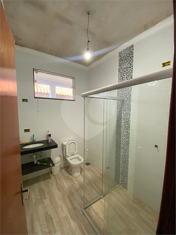 Casa Térrea com 2 dormitórios, sendo 1 suíte.