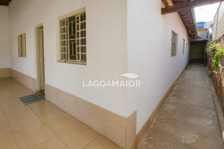 Casa à venda com 4 quartos em Nossa Senhora Aparecida, Três Lagoas - MS