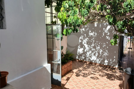 Casa térrea à venda no Pacaembú com 3 dormitórios
