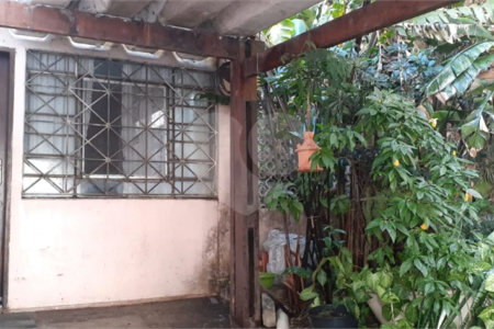 Casa Térrea Ampla com 4 Dormitórios, Suíte e Quintal à Apenas 15 Minutos do Estação Tatuapé.