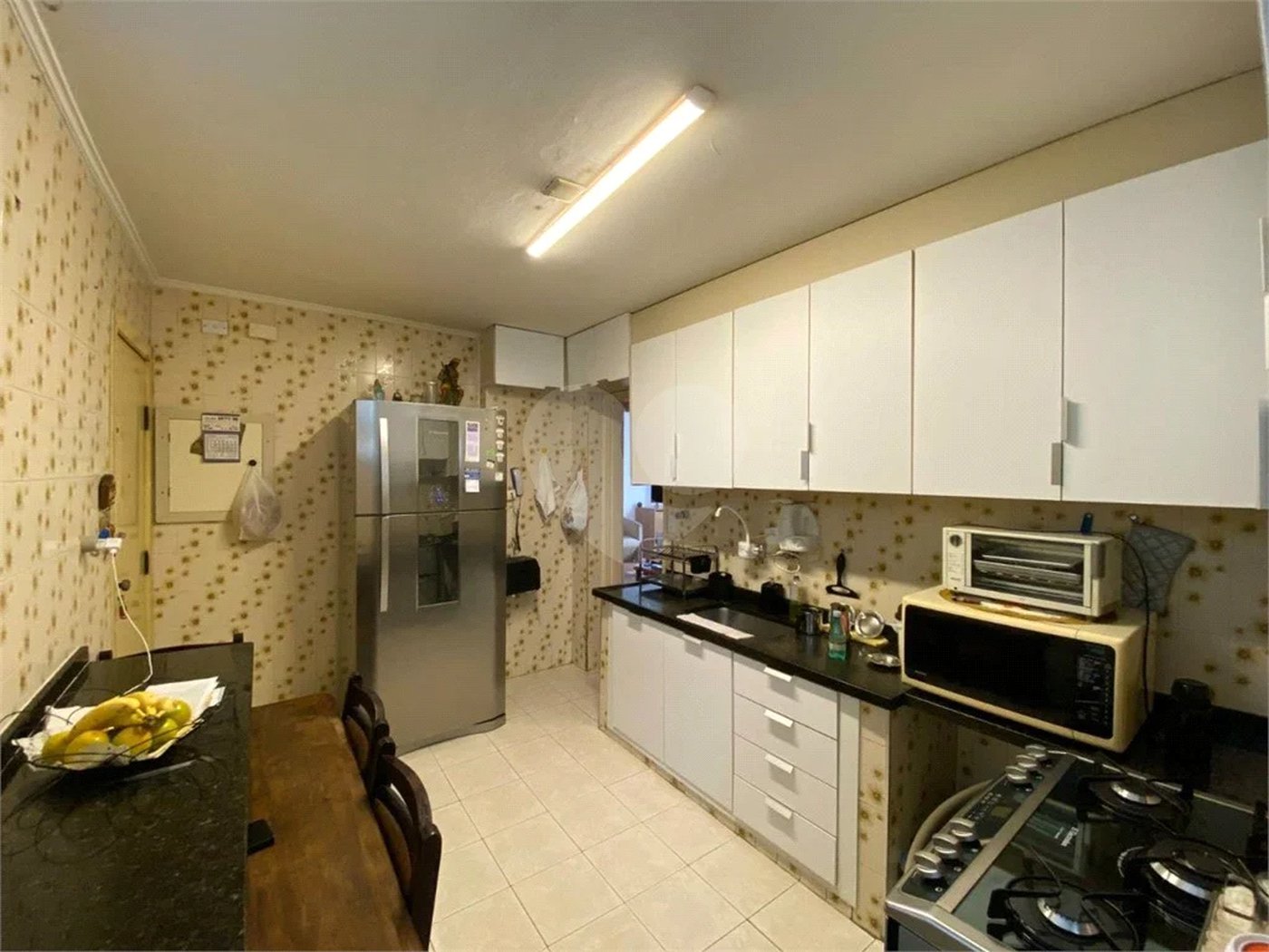 Apartamento de 03 Dormitórios com uma Vaga.
