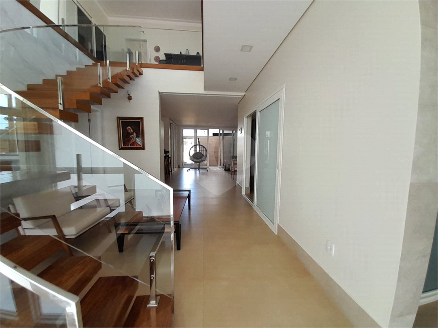 Casa à Venda no Condomínio Damha III – Elegância e Conforto para sua Família