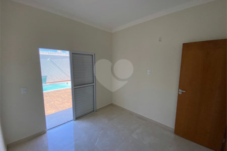 Casa térrea com piscina para venda no Residencial Arcoville