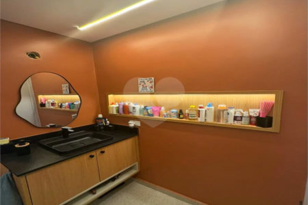 Apartamento Recém reformado e mobiliado a venda em Vila Mariana