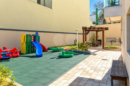 Apartamento de 130 m² no Jardim do Mar, com 3 suítes, 4 banheiros, varanda gourmet, 2 vagas e condomínio completo com piscina aquecida e lazer.