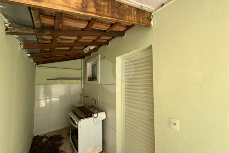 Casa á venda, com 3 dormitórios, no bairro Planalto paraíso em São Carlos.
