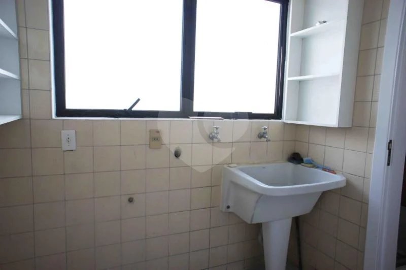 Apartamento para alugar com 4 quartos, sendo 3 suítes,  em Brooklin, São Paulo, SP