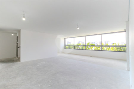 Apartamento à venda com 3 suítes em Campo Belo, São Paulo, SP