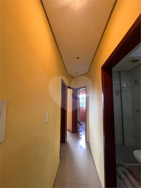 Casa ampla no bairro Terra Rica com 3 pavimentos e excelente estrutura.
