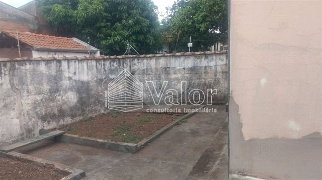 Casa térrea com 2 dormitórios.