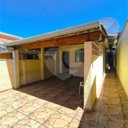 Casa Térrea para Venda – Bairro Vila Avaí, Indaiatuba - com 02 quartos- 01 banheiro-sala -cozinha-quintal e garagem 0 1carro