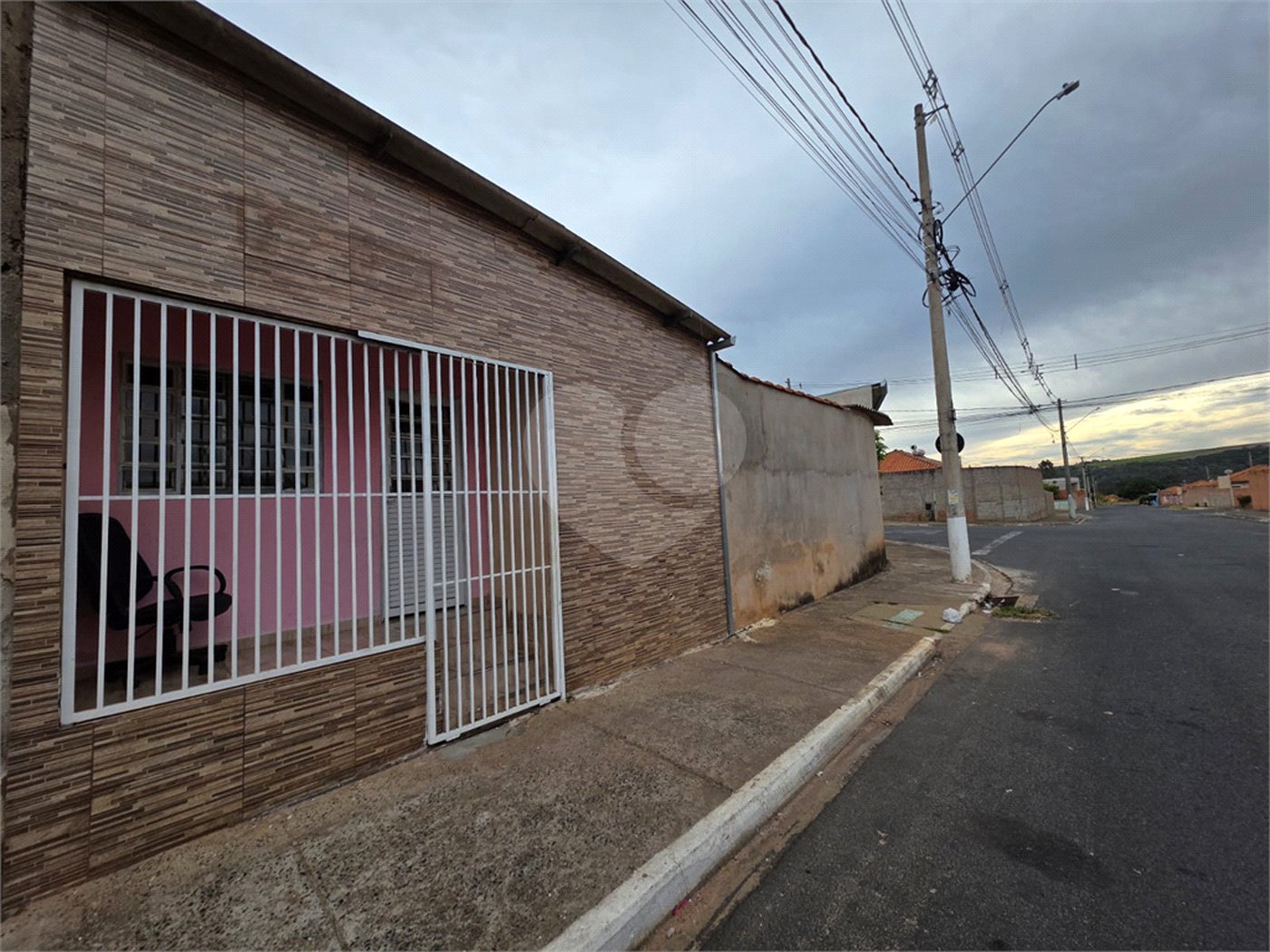 Casa com edícula no Abdelnur.