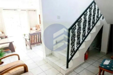 Sobrado à venda ou para alugar com 3 quartos, sendo 1 suíte, em Jaguaré, São Paulo - SP