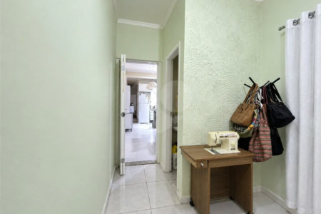 Casa de vila com 3 dormitórios sendo 2 suítes em Santana