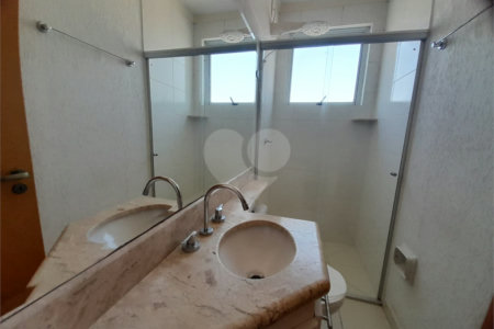 Apartamento à Venda ou para Locação no Edifício Marchal Estilo - São Carlos