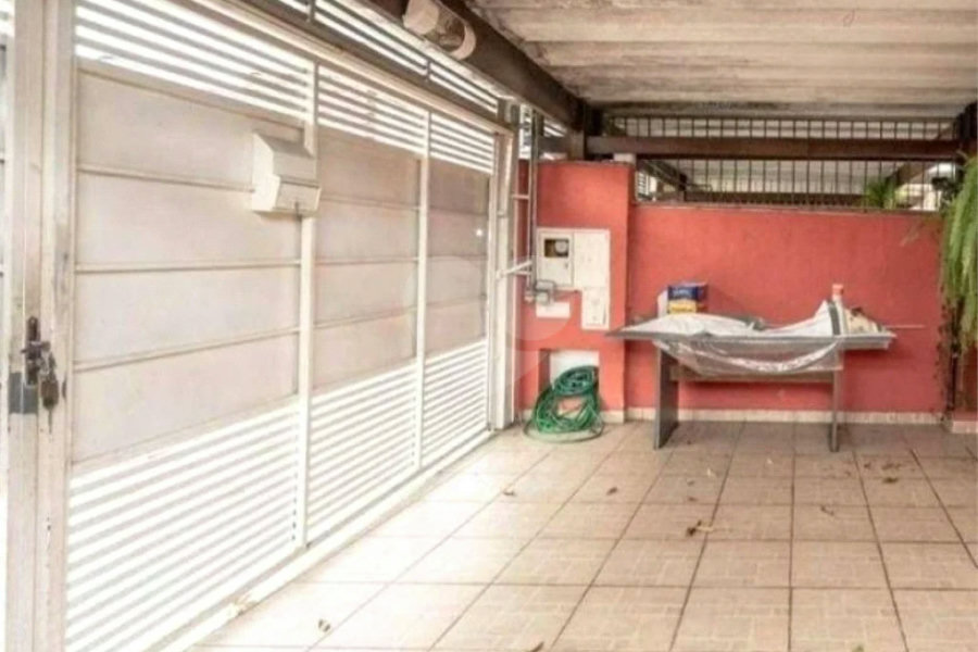 Sobrado à venda com 3 dormitórios na Vila Carrão