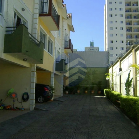 Casa à venda com 3 quartos, sendo 1 suíte, no condomínio Res Green Ville, São Paulo - SP