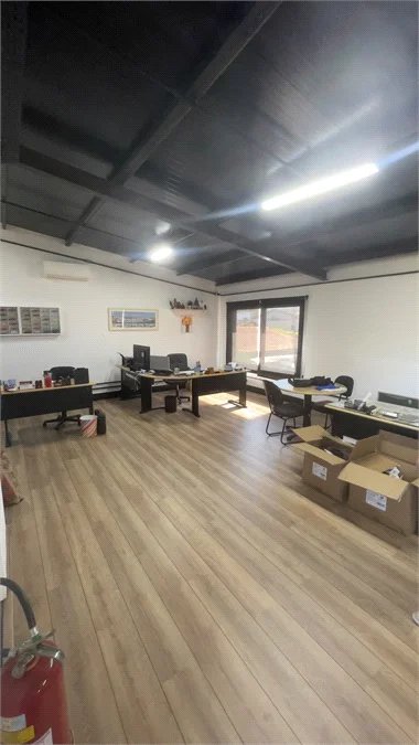 Incrível imóvel comercial com 250 metros de área construída com 5 salas e 2 cozinhas com 5 vags no caxingui