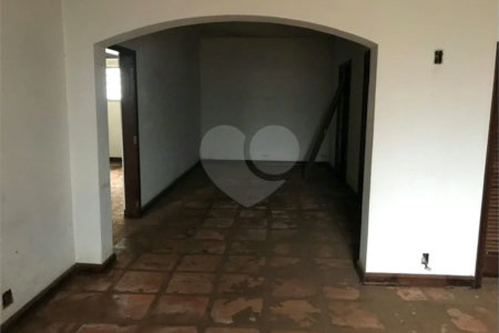 CASA À VENDA COLOCADA COM A SANTA CASA