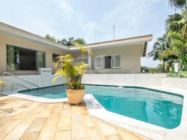 Casa de Vila à venda com 5 quartos, sendo 3 suítes,  em Jardim Marajoara, São Paulo, SP