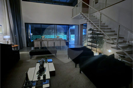 Casa de Alto Padrão à Venda no Residencial Campos do Conde – Santana de Parnaíba/SP