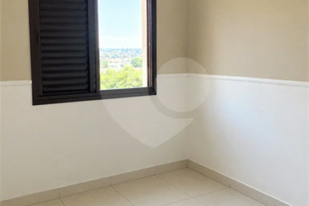 Cobertura de 255 m² com 3 dormitórios, 1 suíte, cozinha planejada, 2 vagas e área gourmet com churrasqueira.