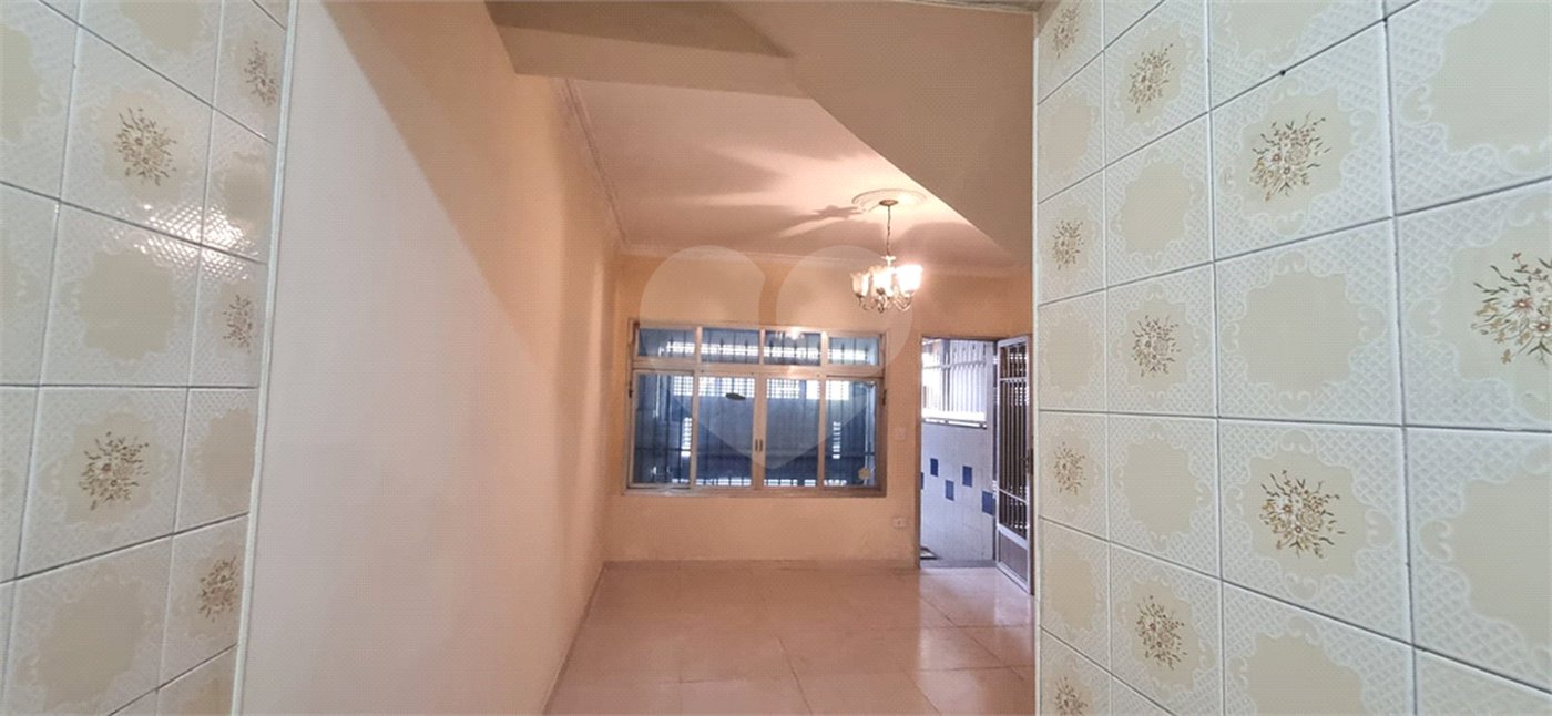 Sobrados com Renda, 300 m² Construídos em Terreno de 250 m²à venda no Jardim Vila Formosa, São Paulo