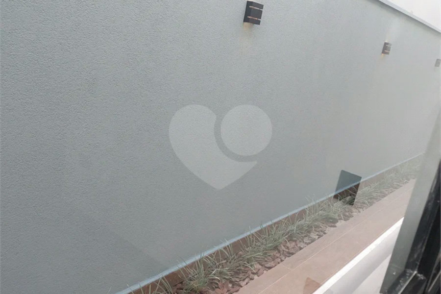 Casa térrea em condomínio fechado com 3 dormitórios sendo 1 suíte em Piracicaba-SP.
