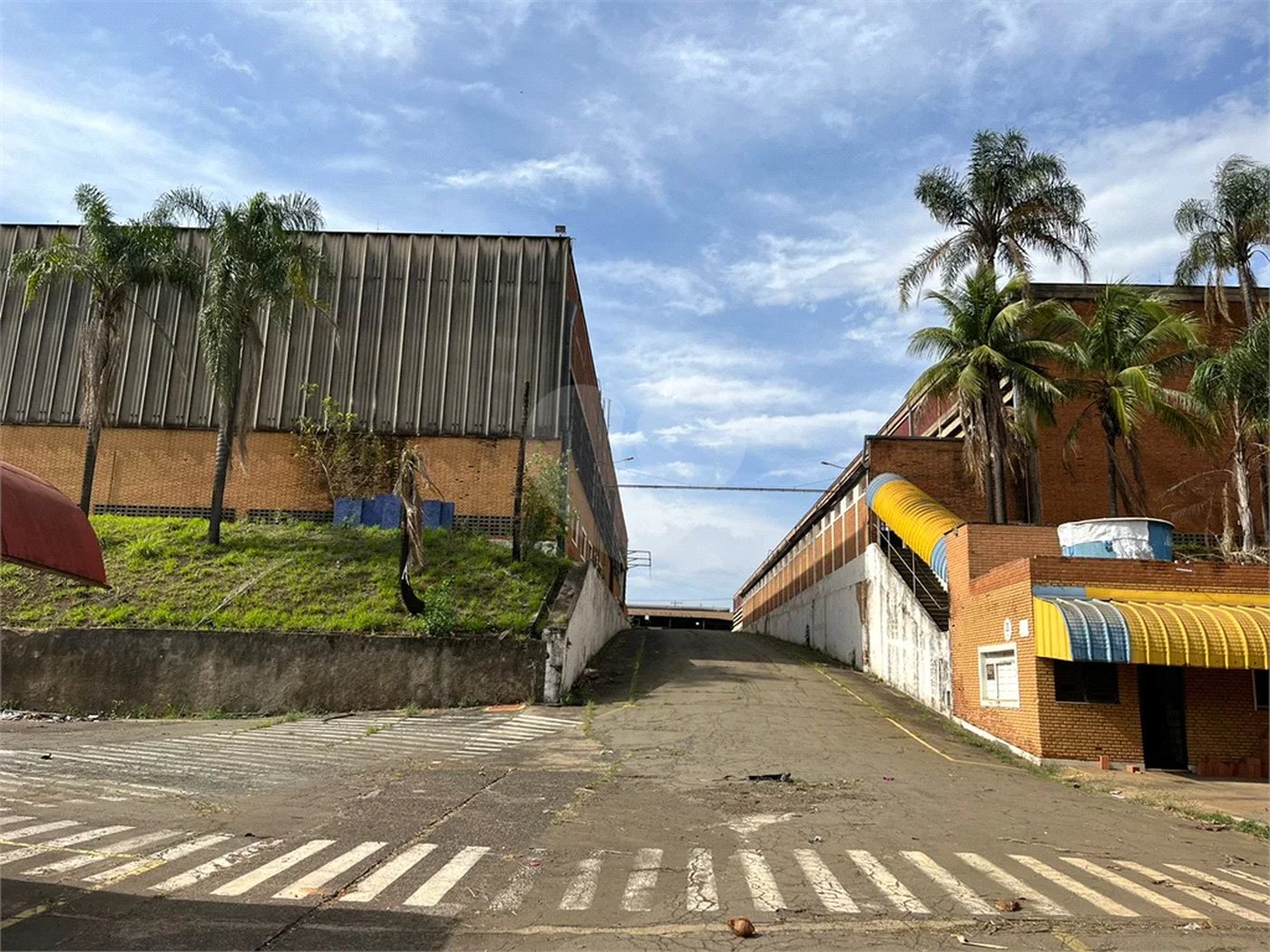 Excelente Galpão comercial para empresas disponível para venda e locação em Piracicaba - SP.