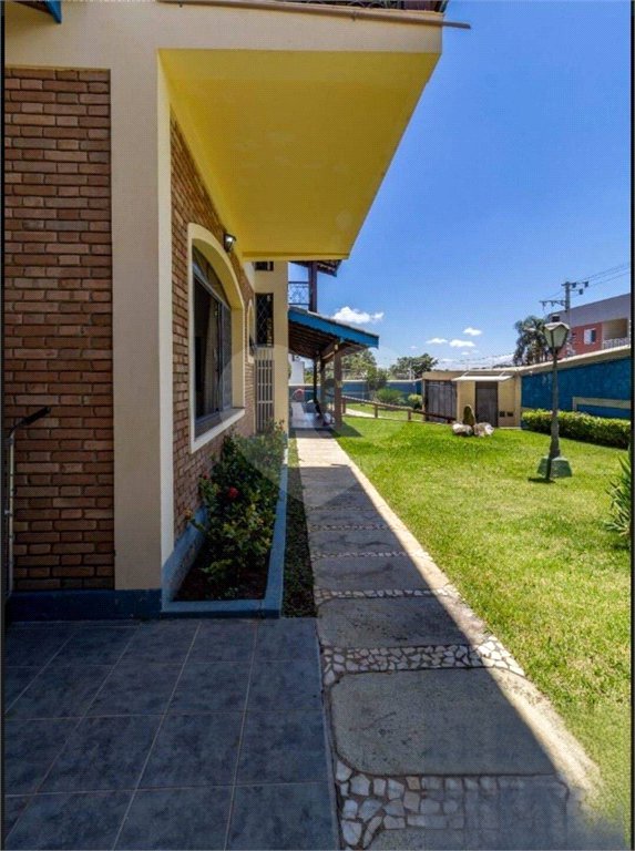 Casa com 6 Quartos e 8 banheiros à Venda, 1500 m² de Terreno em Atibaia/SP