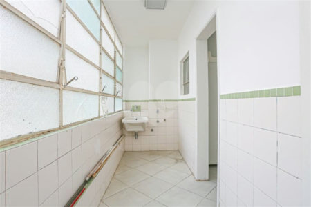 Apartamento na Bela Vista com 228m² 3 dormitorios Aceita e estuda Permuta.
