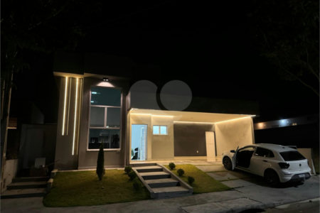 MARAVILHOSA CASA NO CONDOMÍNIO TERRAS DO VALE
