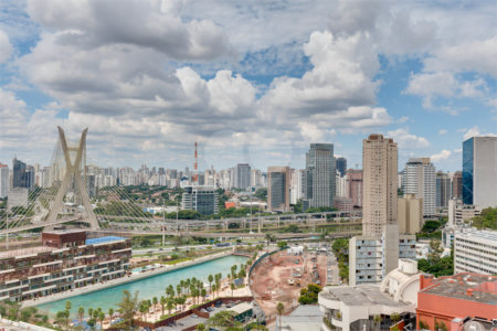 Apartamento à venda com 3 suítes em Real Parque, São Paulo, SP