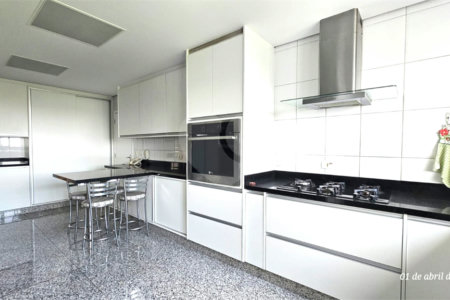 Apartamento com 4 suítes a venda no Alto da Boa Vista