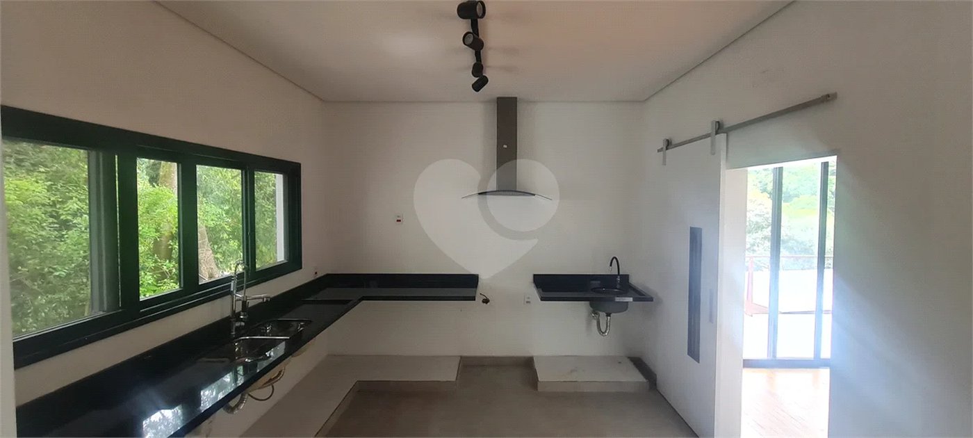 Casa à venda com 3 suítes no condomínio Alpes da Cantareira, Mairiporã - SP