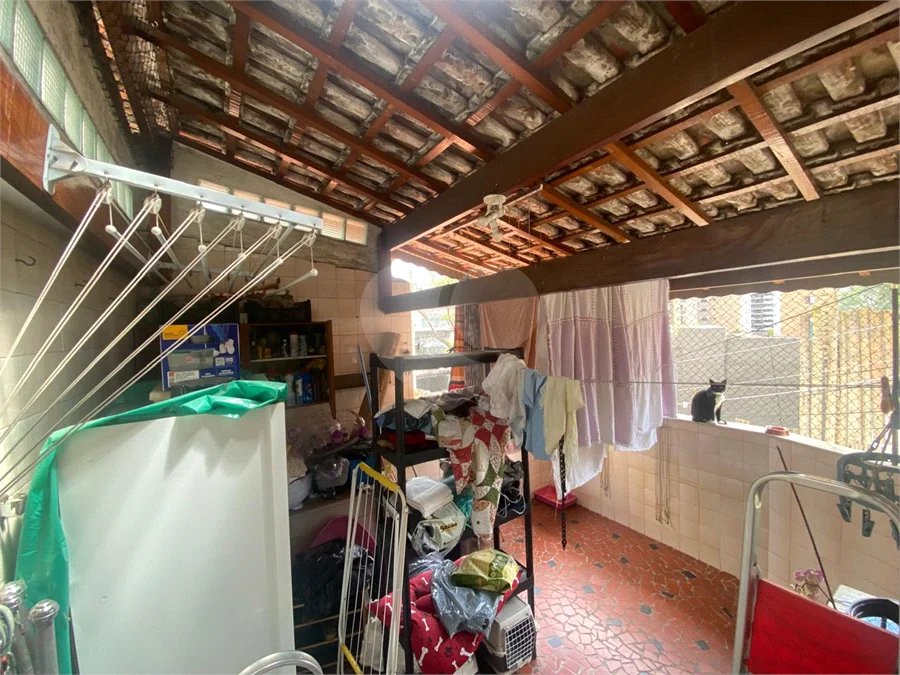 Terreno 10 X 30m,ideal para construtor, com casa principal, mais 3 casas no mesmo terreno e gerando renda, em Perdizes - São Paulo
