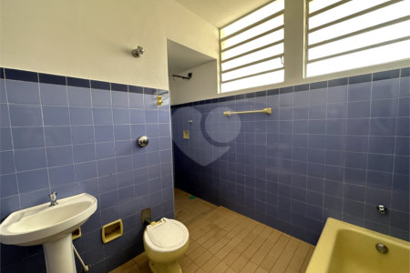 Casa térrea no Centro para venda ou locação