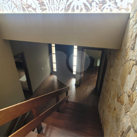 Casa à Venda . Aceita Permuta por Apto. ou Casa ,em Condomínio na Cidade São Paulo ou Bauru.