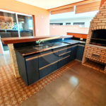 Exclusividade e Sofisticação no Swiss Park: O Sobrado Perfeito em São Carlos, com, 3 suites,2 salas, área Gourmet, persianas blackout automatizadas.