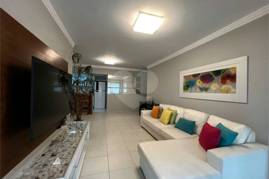 Apartamento à venda com 3 quartos, sendo 2 suítes,  em Riviera de São Lourenço, Bertioga, SP