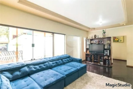 Casa com 275m², 3 quartos, 2 suítes, 8 garagens, à venda em Santo André