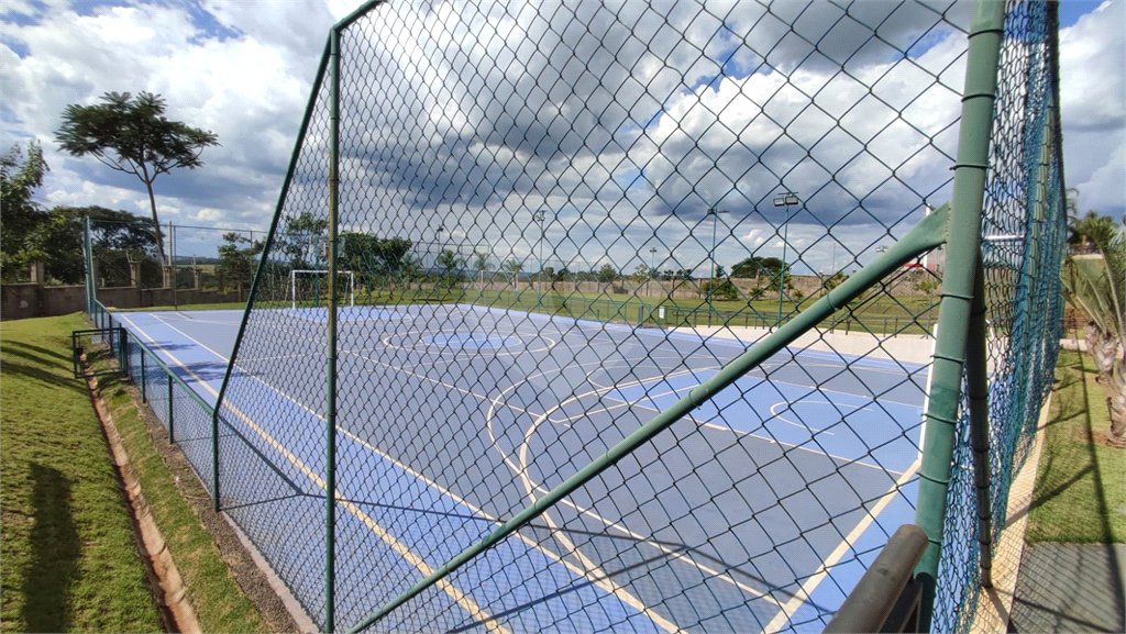 Lote à Venda em São Carlos, no Condomínio Villeneuve I