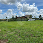 Terreno no condomínio Damha Golf em frente área de lazer com 1.404,40 m²