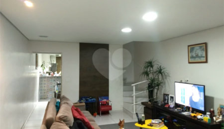 Sobrado à Venda com 250m² - Vila Matilde
