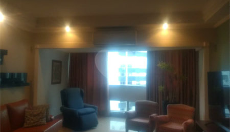 Apartamento à venda com 3 quartos, sendo 1 suíte,  em Gonzaga, Santos, SP