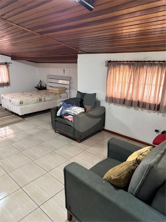 Sobrado à venda com 3 quartos, sendo 1 suíte,  em Parque dos Sabiás, Louveira, SP